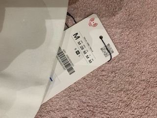 Top palabra de honor blanco con pedrería