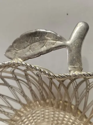 Cestino decorativo a forma di mela