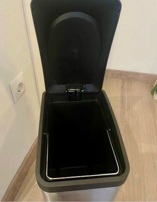 Cubo basura acero inoxidable pedal tapa negra 15L