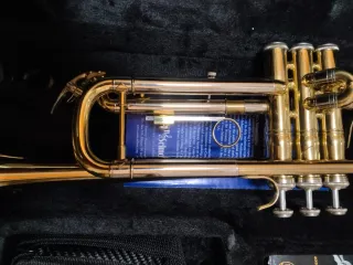 Trompeta Bach TR650 Sib Lacada