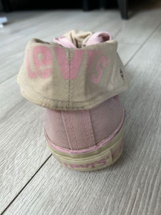 Zapatillas Levi's rosas talla 44