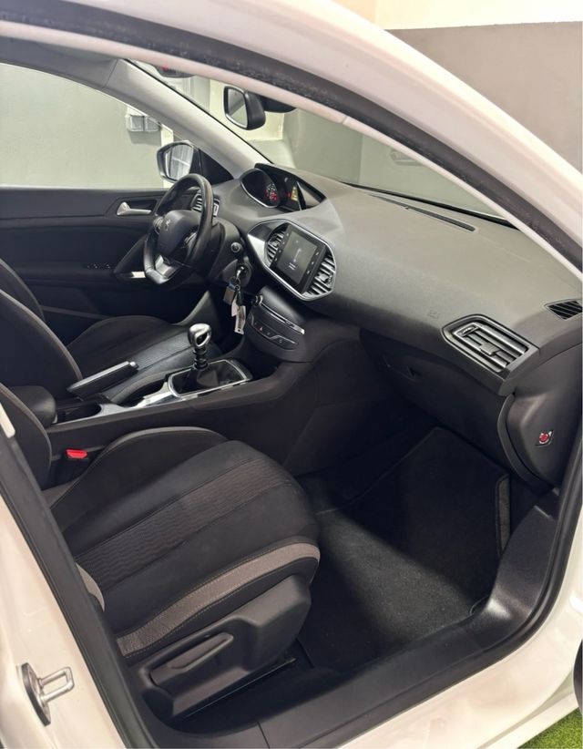 Peugeot 308 2015