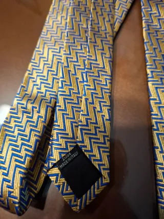 Cravatta in pura seta blu e oro