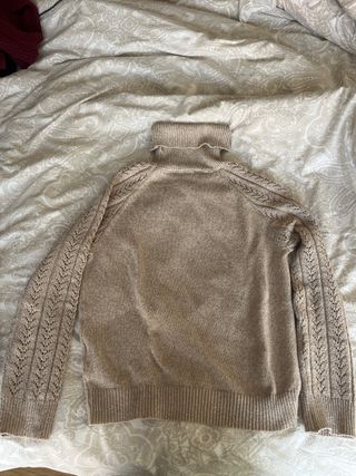 Jersey cuello vuelto beige