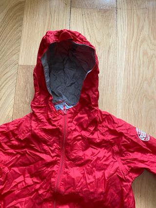 Chubasquero de niño rojo de bolsillo