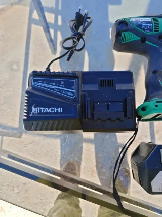 Taladro percutor Hitachi DV 18 DSDL Profesional