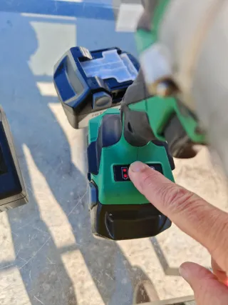 Taladro percutor Hitachi DV 18 DSDL Profesional