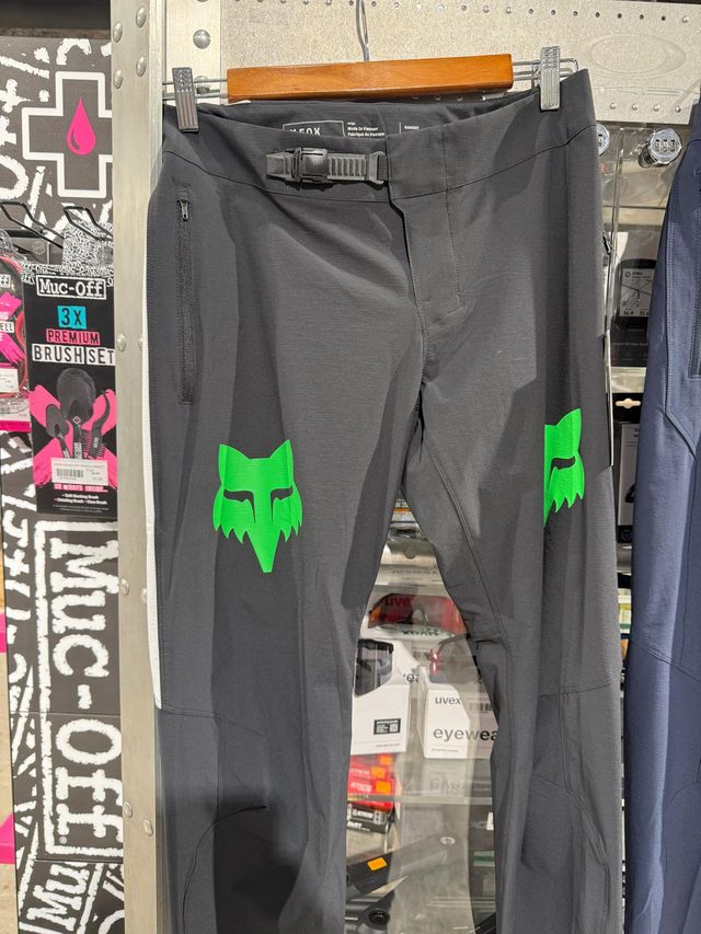 Pantalón Fox Ranger Negro y Verde