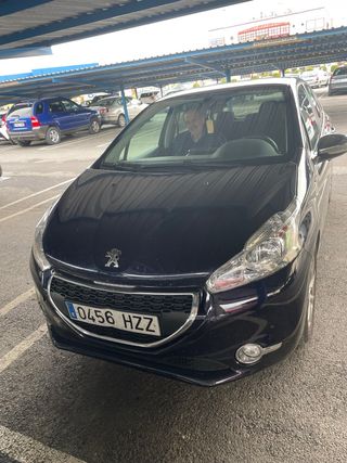 Peugeot 208 2014