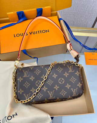 Louis Vuitton Pochette Accessoires