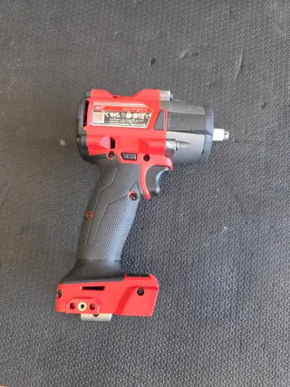 Avvitatore a impulsi Milwaukee M18 FUEL 745NM