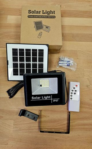 Faro LED con Pannello Solare e Telecomando Faretto