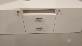 Mueble TV blanco madera y plástico