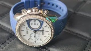 Reloj Gant con diamantes y correa azul