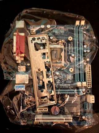 Placa Base Gigabyte GA-B75M-D3V Socket 1155