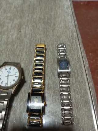 Relojes hombre y de mujer.