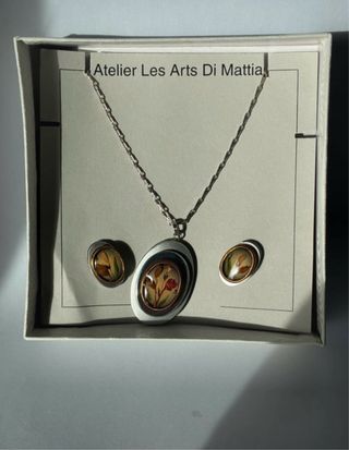 Collana artigianale con fiori secchi