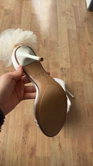 Sandalias de novia Zara Blancas Talla 37 Flor