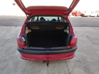 Peugeot 206 con garantía y cambio de nombre.