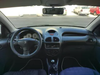 Peugeot 206 con garantía y cambio de nombre.