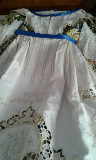 Traje de fallera: corpiño,falda, manteletas, zapat