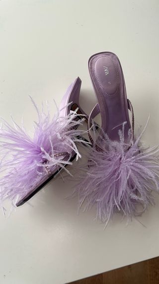 Sandalias Zara Tacón Plumas lila Talla 37