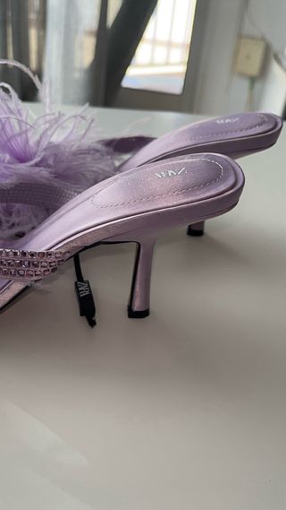 Sandalias Zara Tacón Plumas lila Talla 37
