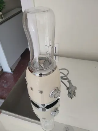 Batidora de vaso Smeg nueva a estrenar