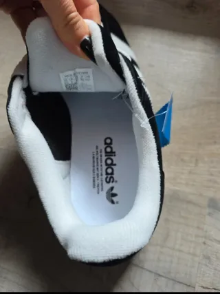 Adidas Campus Negras y Blancas