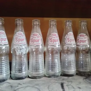 4 Vecchie Bottiglie di Vetro