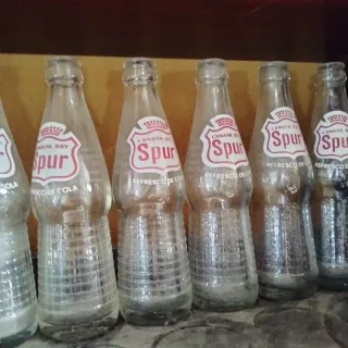 4 Vecchie Bottiglie di Vetro