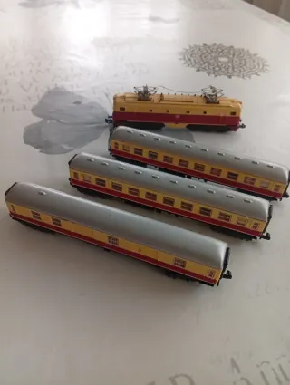 Ibertren Alsthom DB-213-037-6 Locomotora + 3 vagon