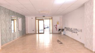 ALQUILER LOCAL COMERCIAL - CARRERA PERÚ - ALMERÍA.