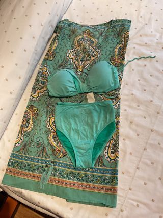 Pareo y Bikini Verde Talla Única