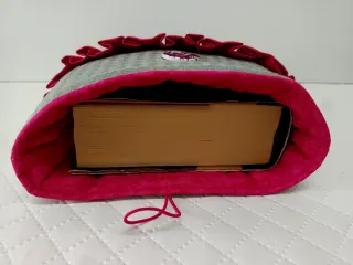Funda de libro con bolsillo exterior