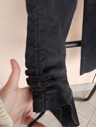 Pantaloni Capri Neri Tg M Dettaglio Arricciato