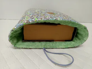 Funda de libro floral