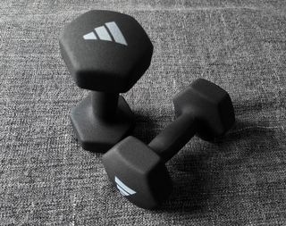 Par de mancuernas de 5 kg adidas (A ESTRENAR)