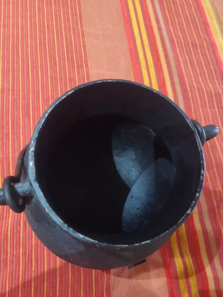 Olla de Hierro Fundido con Tapa