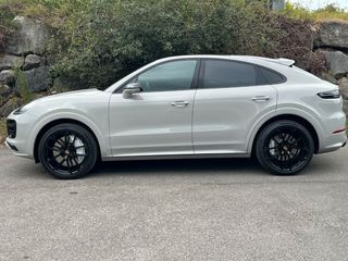 Porsche Cayenne Turbo 4.0 V8 Biturbo 550CV 4WD – Paquete completo Sport R-Design