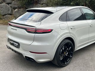 Porsche Cayenne Turbo 4.0 V8 Biturbo 550CV 4WD – Paquete completo Sport R-Design