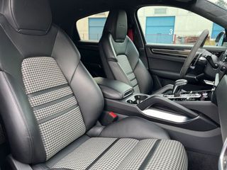 Porsche Cayenne Turbo 4.0 V8 Biturbo 550CV 4WD – Paquete completo Sport R-Design