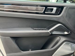 Porsche Cayenne Turbo 4.0 V8 Biturbo 550CV 4WD – Paquete completo Sport R-Design