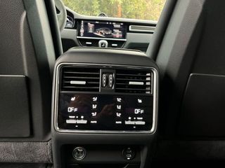 Porsche Cayenne Turbo 4.0 V8 Biturbo 550CV 4WD – Paquete completo Sport R-Design