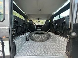 Land-Rover Defender 90 2.5TD5 Techo Duro Tomb Raider