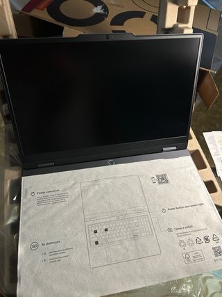 Portátil Lenovo LOQ Essential 15IRX11 15.6" Intel