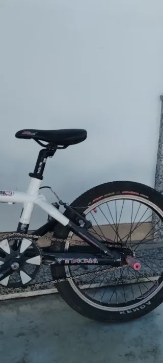 Bicicleta Monty BMX Roja y Blanca