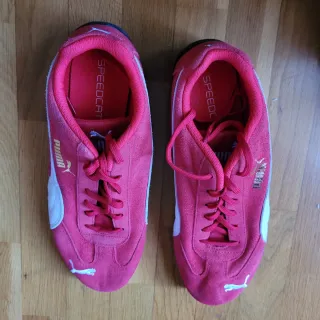 Zapatillas Puma Rojas y Blancas