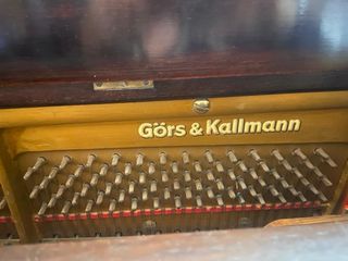 Piano Vertical GÖRS & KALLMANN