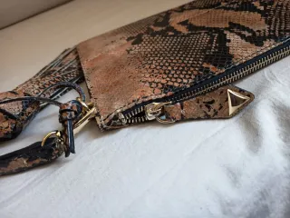 Bolso Cartera Guess Serpiente